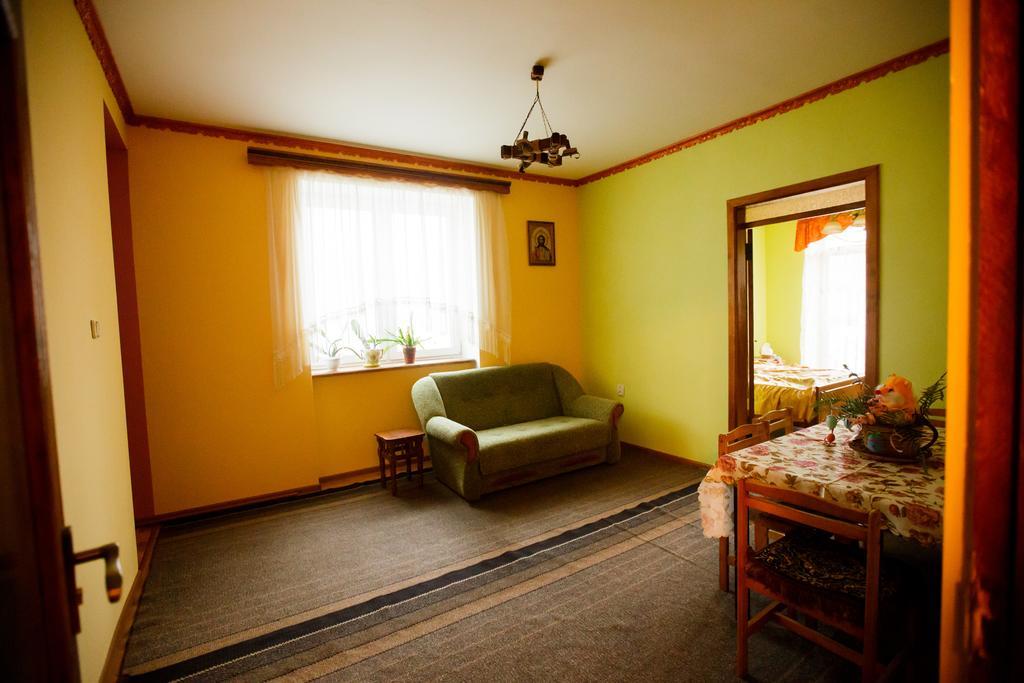 Guest House In Drachino Свалява Екстериор снимка