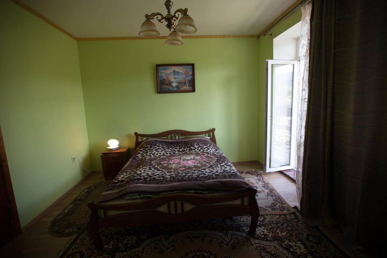 Guest House In Drachino Свалява Екстериор снимка